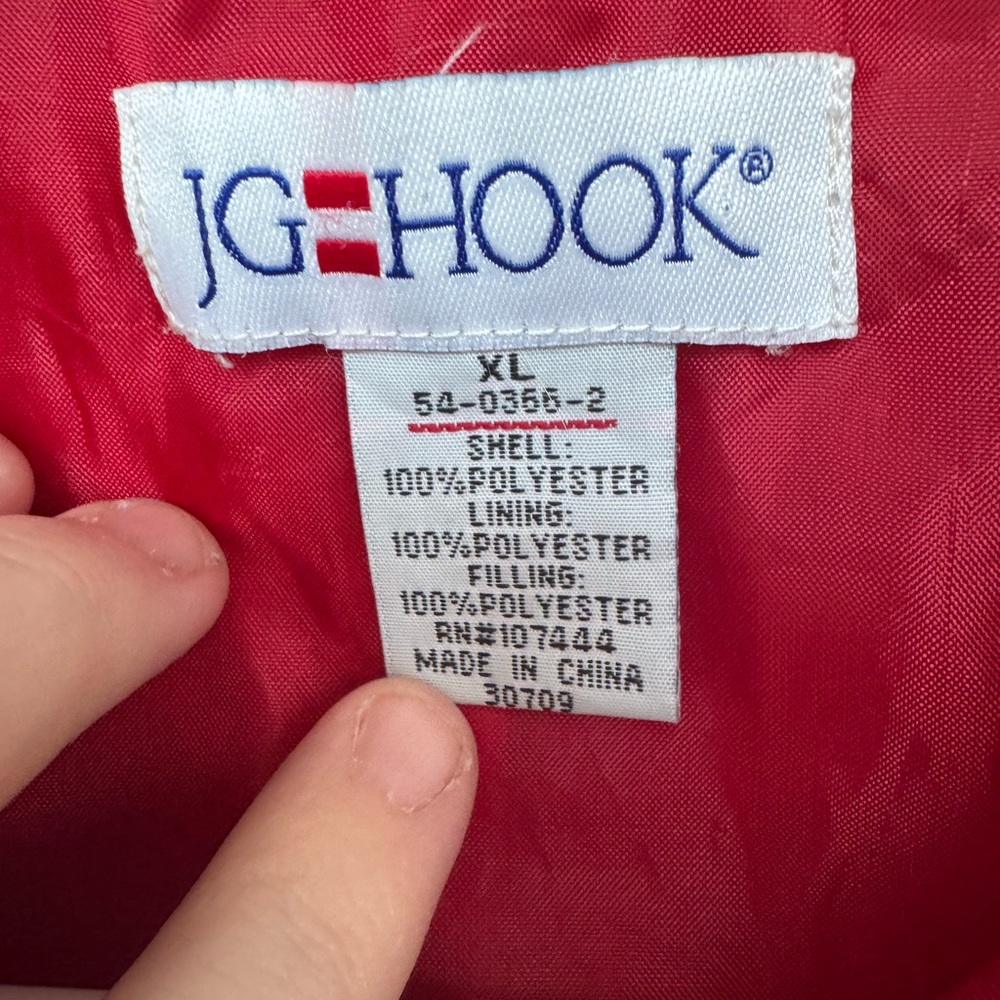 Chic Red Quilted Puffer Jacket - image 9